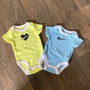 🛑 Nike onesie 3m 🛑  SOLD